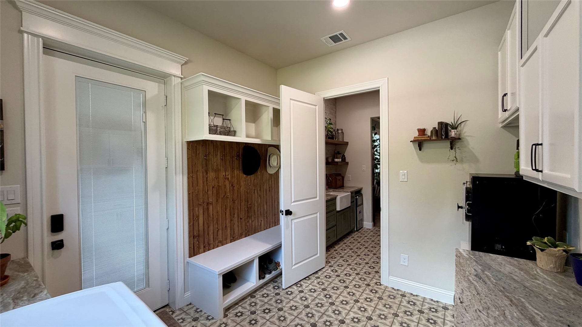 13940 Peterson Road, Montgomery, TX 77356 13940 Peterson Road, Montgomery, TX 77356