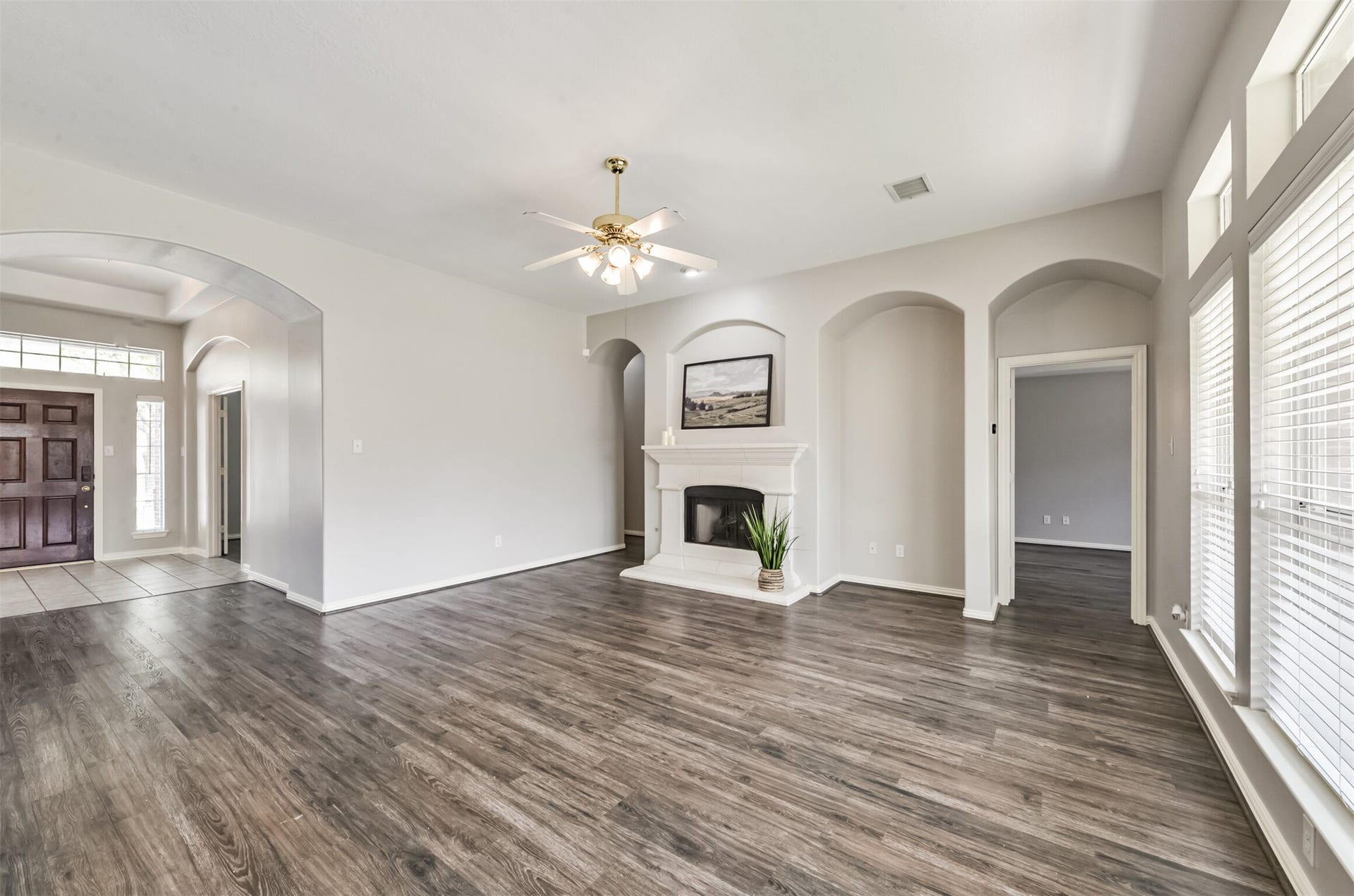 2606 Clay Creek Court, Pearland, TX 77581 Spacious den.
