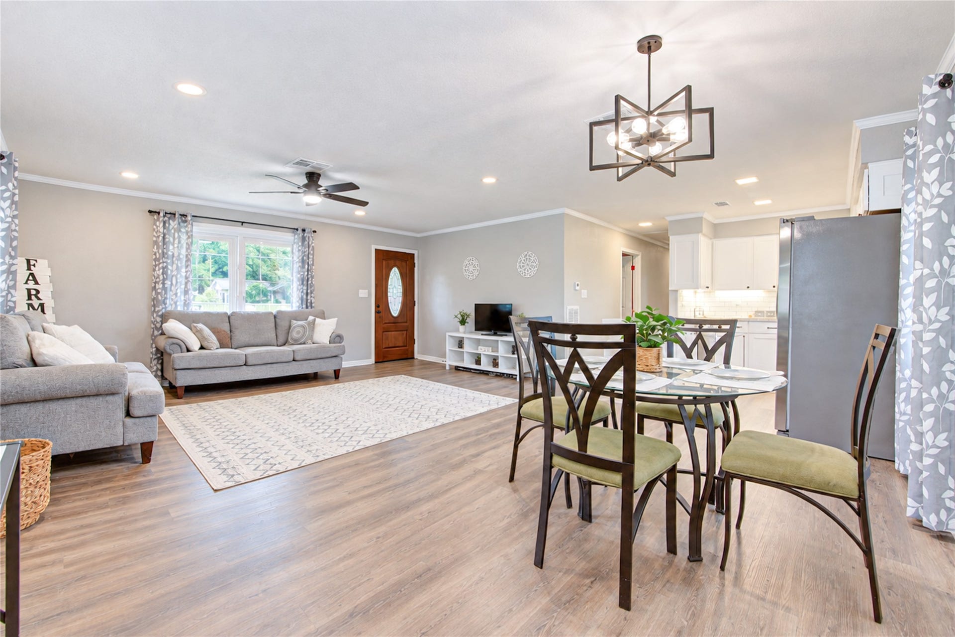 16746 Main Street, Splendora, TX 77372 16746 Main Street, Splendora, TX 77372