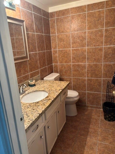 9718 Debbie Lane, Houston, TX 77038 9718 Debbie Lane, Houston, TX 77038