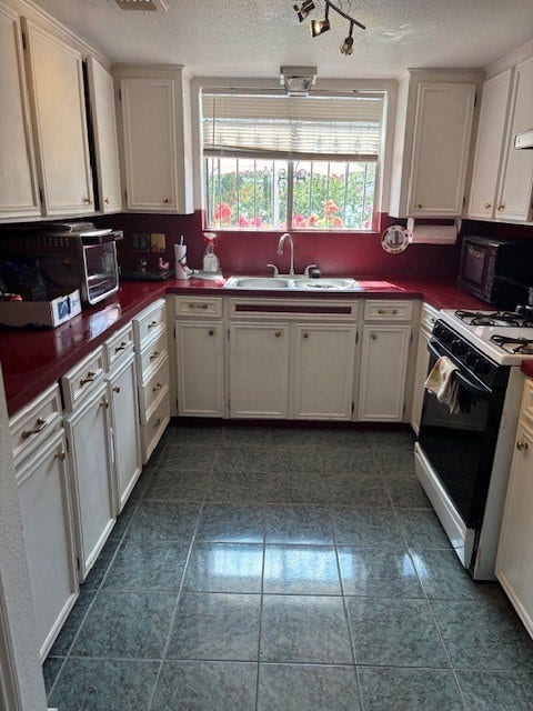9718 Debbie Lane, Houston, TX 77038 9718 Debbie Lane, Houston, TX 77038