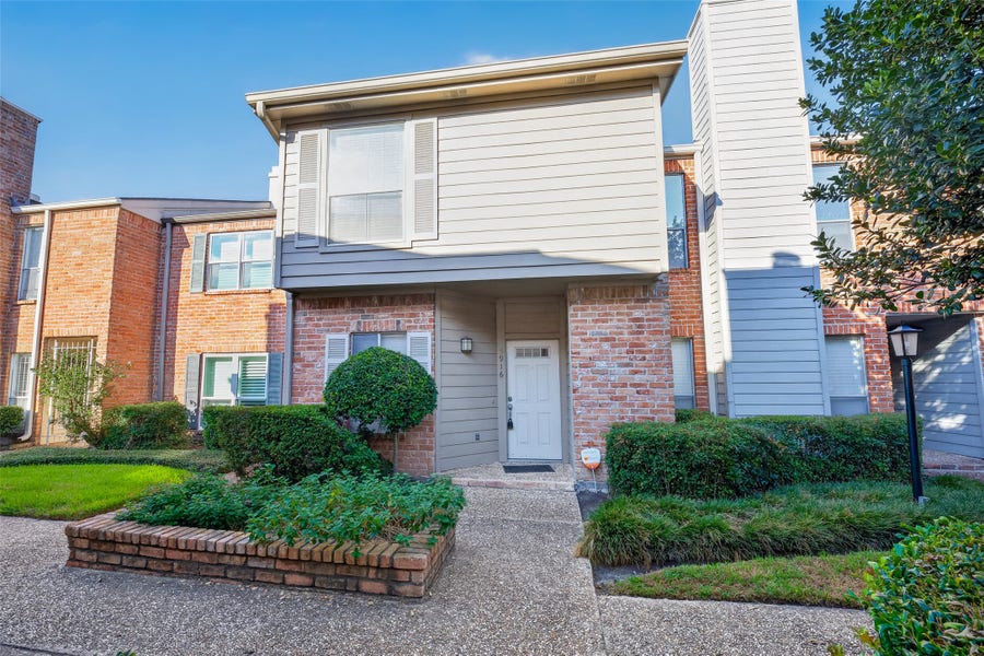 Property photo for 5916 Woodway Place Court, Houston, TX