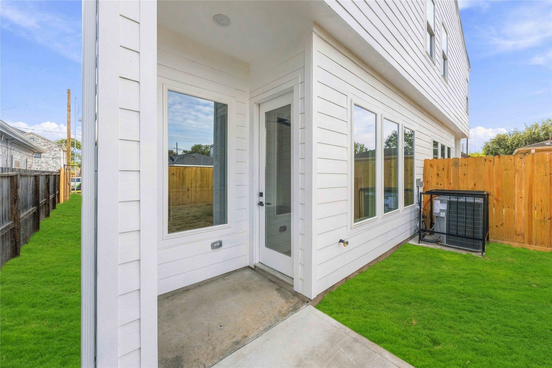 8220 Gladstone Street, #A/B, Houston, TX 77051 8220 Gladstone Street, #A/B, Houston, TX 77051