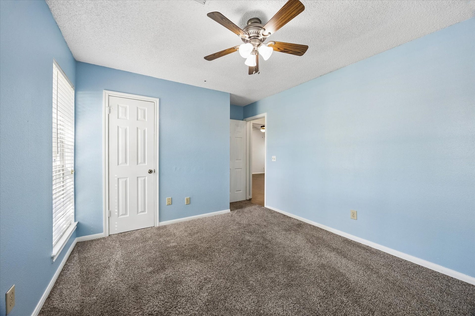 3909 Greenwood Drive, Pearland, TX 77584 3909 Greenwood Drive, Pearland, TX 77584