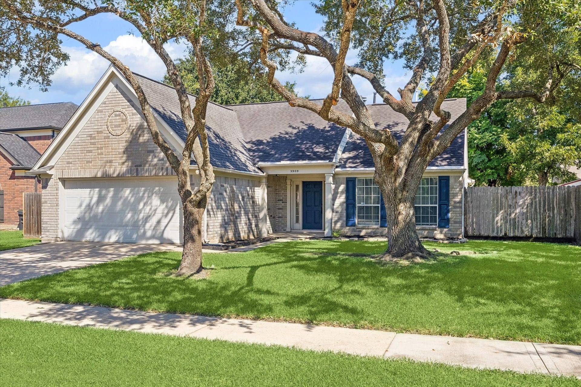 3909 Greenwood Drive, Pearland, TX 77584 3909 Greenwood Drive, Pearland, TX 77584