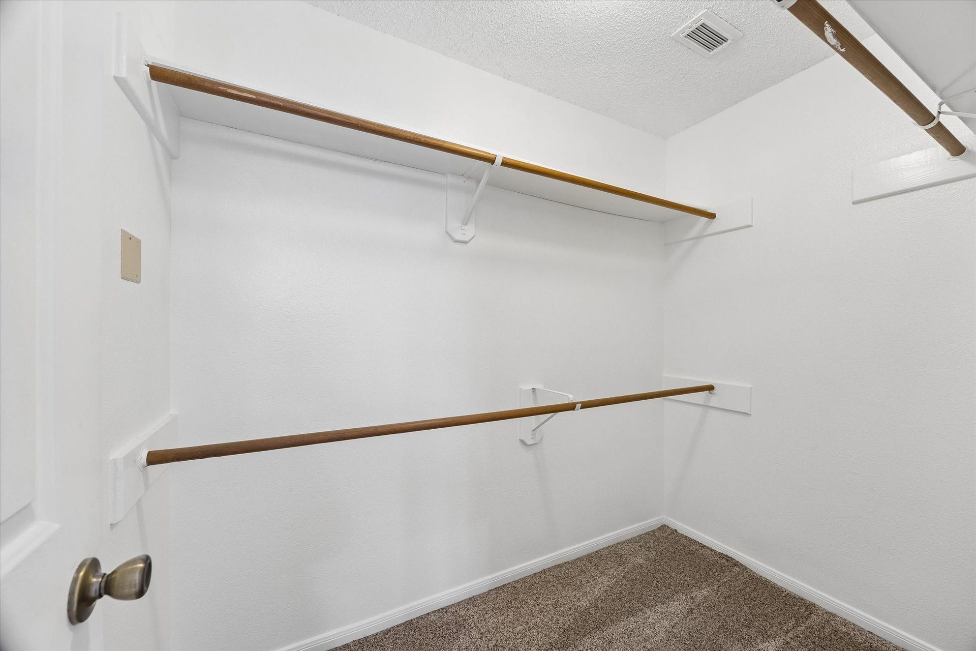 3909 Greenwood Drive, Pearland, TX 77584 3909 Greenwood Drive, Pearland, TX 77584