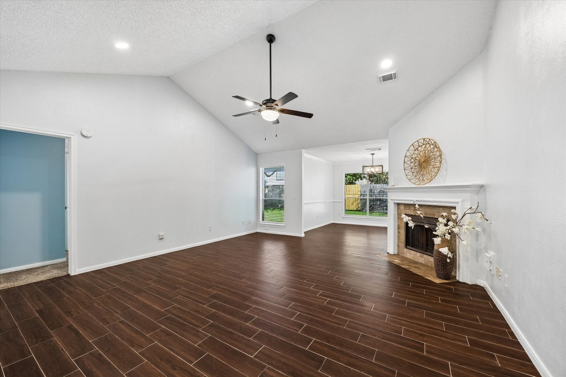 3909 Greenwood Drive, Pearland, TX 77584 3909 Greenwood Drive, Pearland, TX 77584