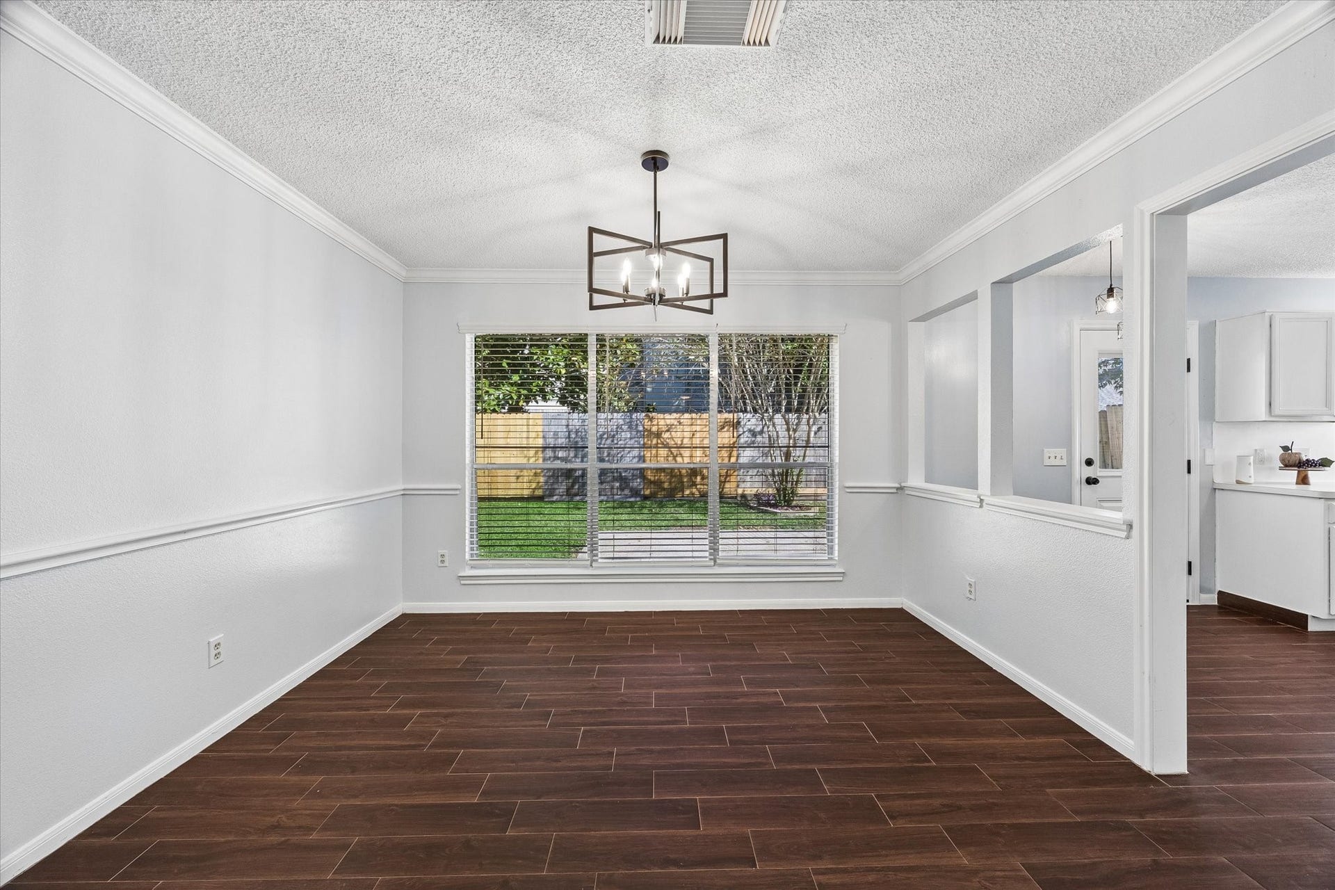 3909 Greenwood Drive, Pearland, TX 77584 3909 Greenwood Drive, Pearland, TX 77584