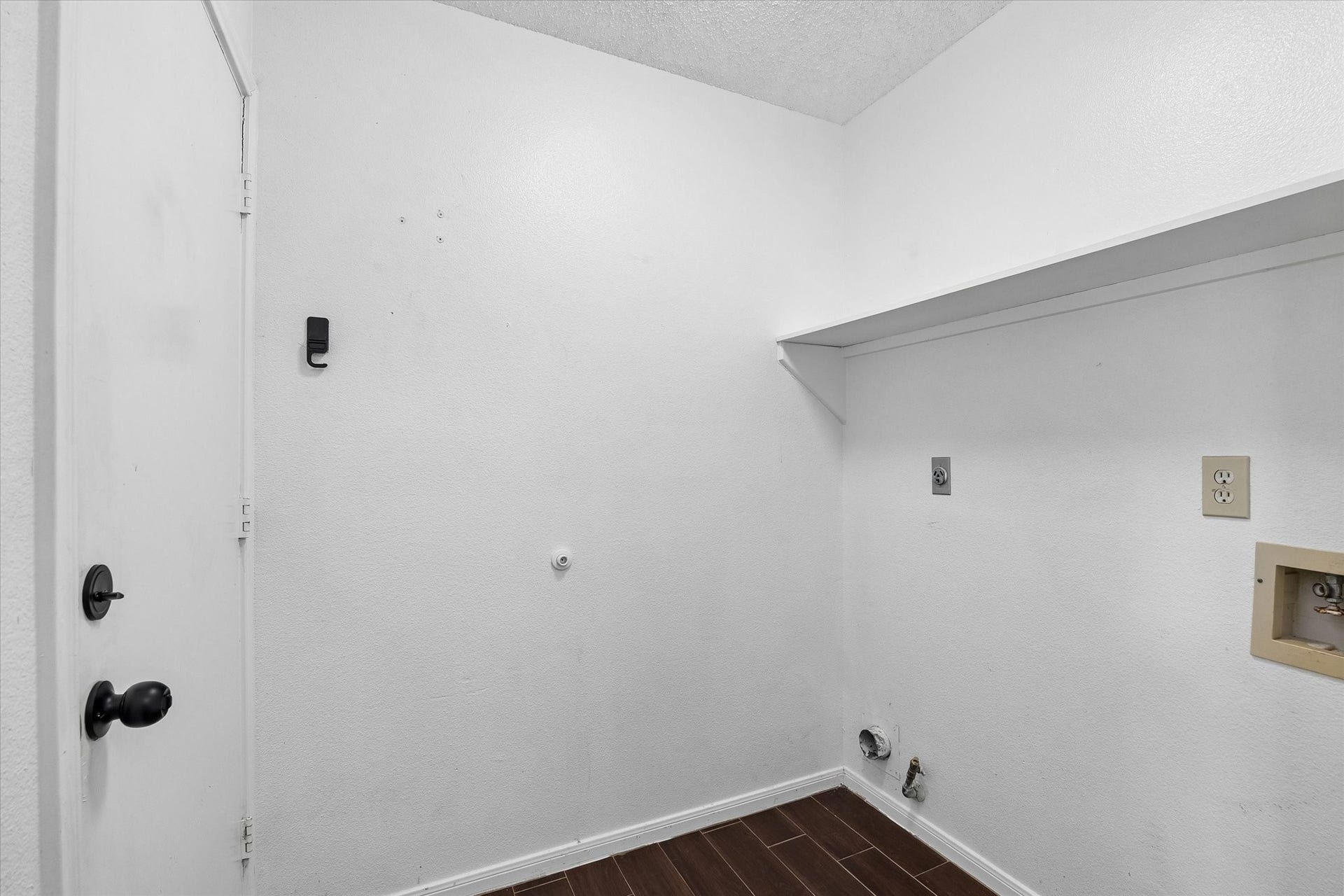 3909 Greenwood Drive, Pearland, TX 77584 3909 Greenwood Drive, Pearland, TX 77584