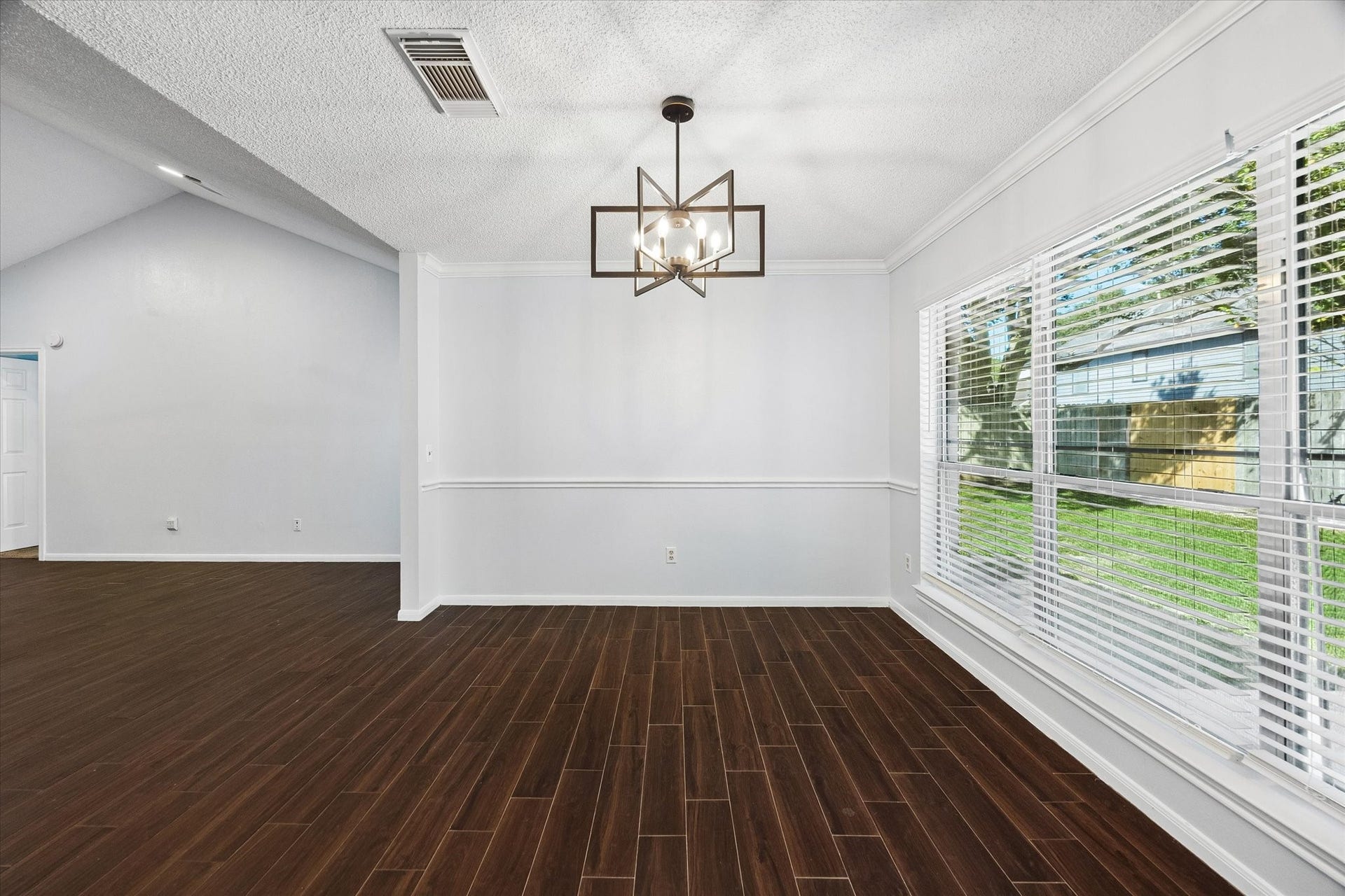 3909 Greenwood Drive, Pearland, TX 77584 3909 Greenwood Drive, Pearland, TX 77584