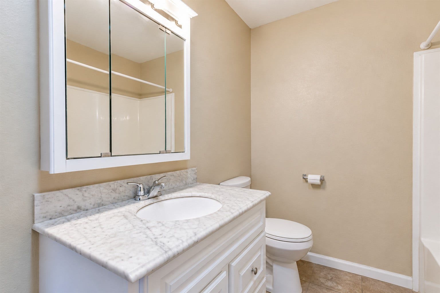 10 Maple Lane, Galveston, TX 77551 10 Maple Lane, Galveston, TX 77551