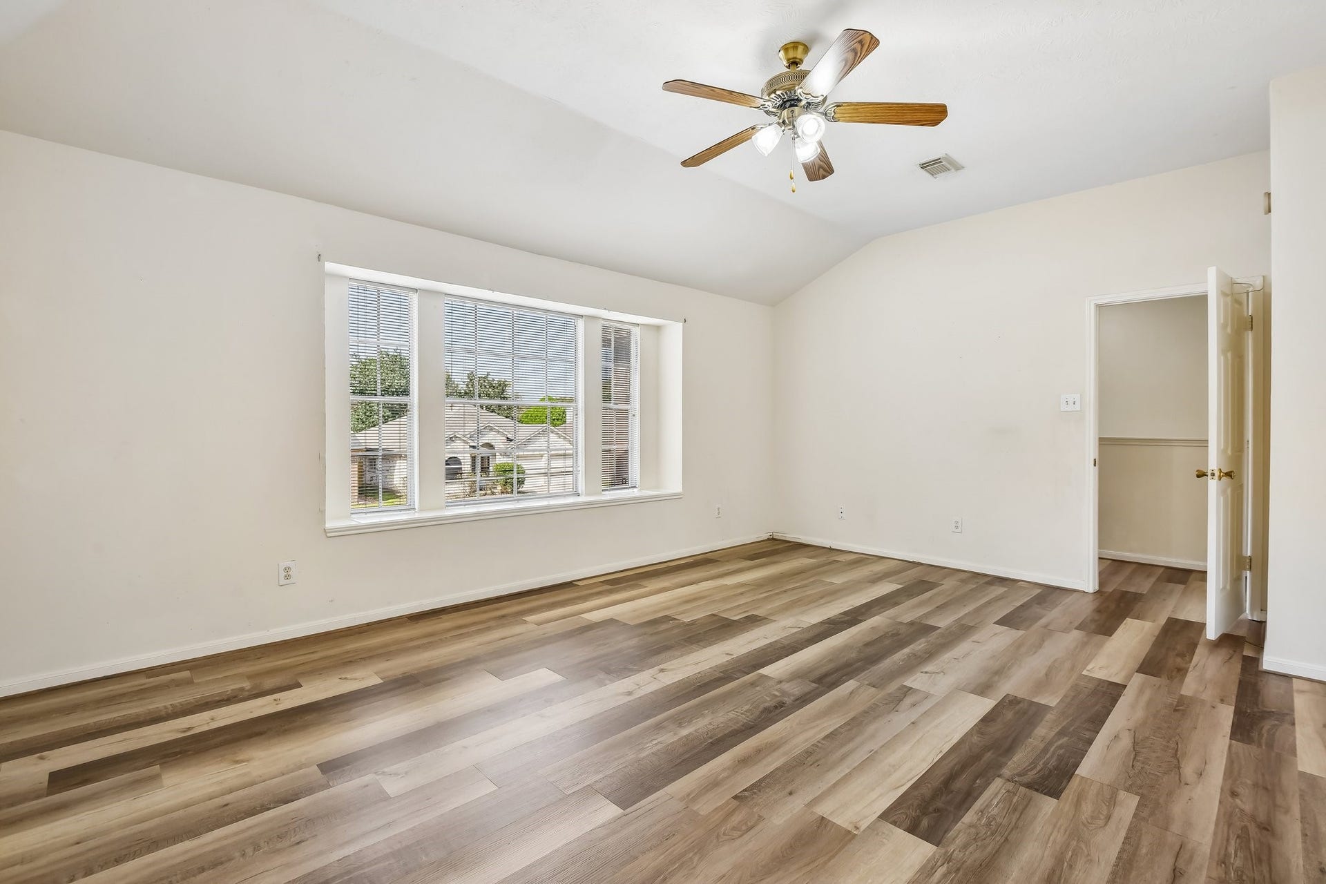 12006 Thornburg Lane, Houston, TX 77067 12006 Thornburg Lane, Houston, TX 77067