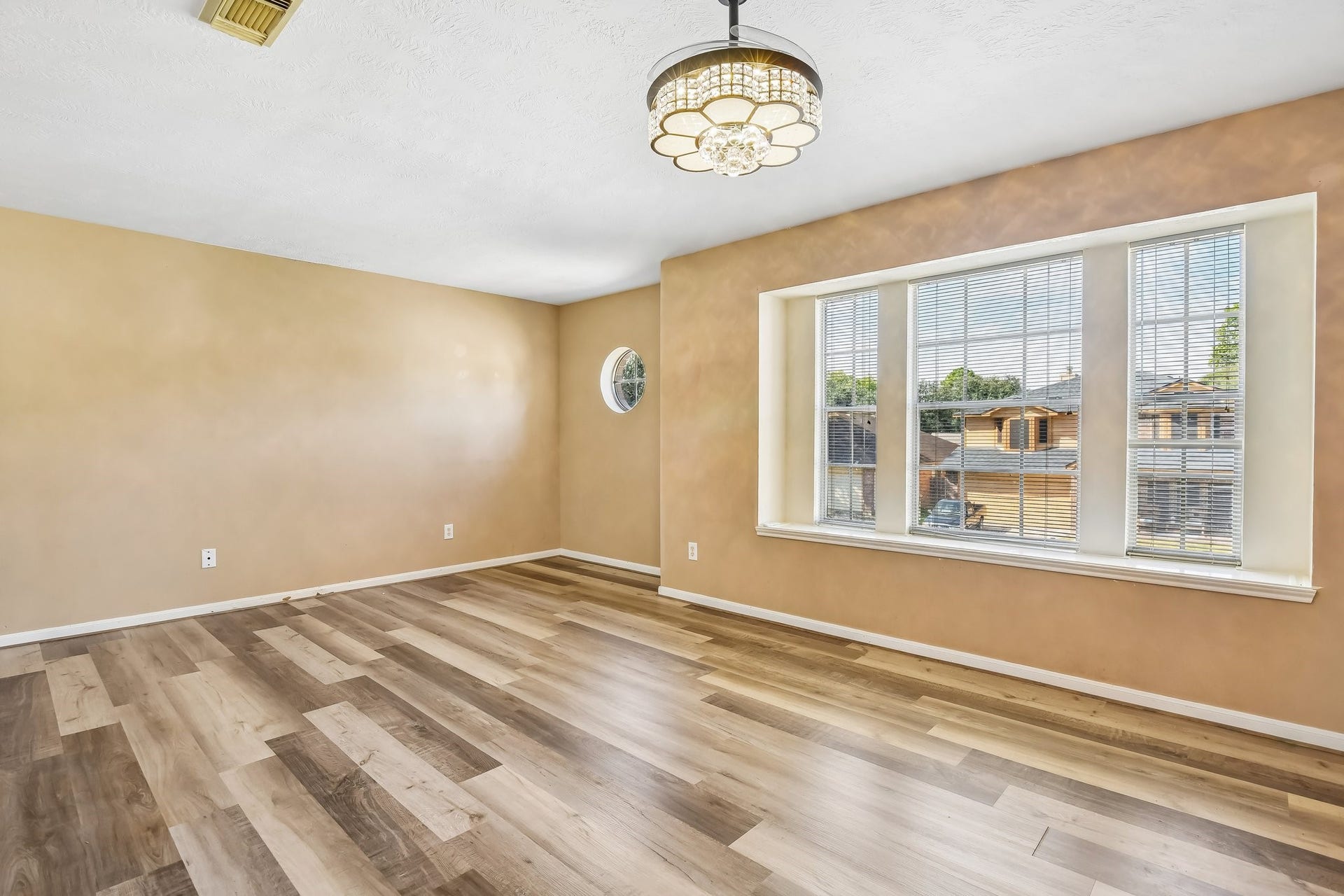 12006 Thornburg Lane, Houston, TX 77067 Game room