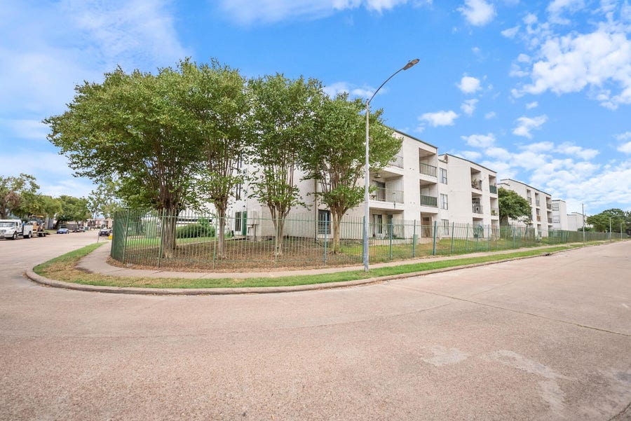 Property photo for 2818 S Bartell Drive, #39, Houston, TX