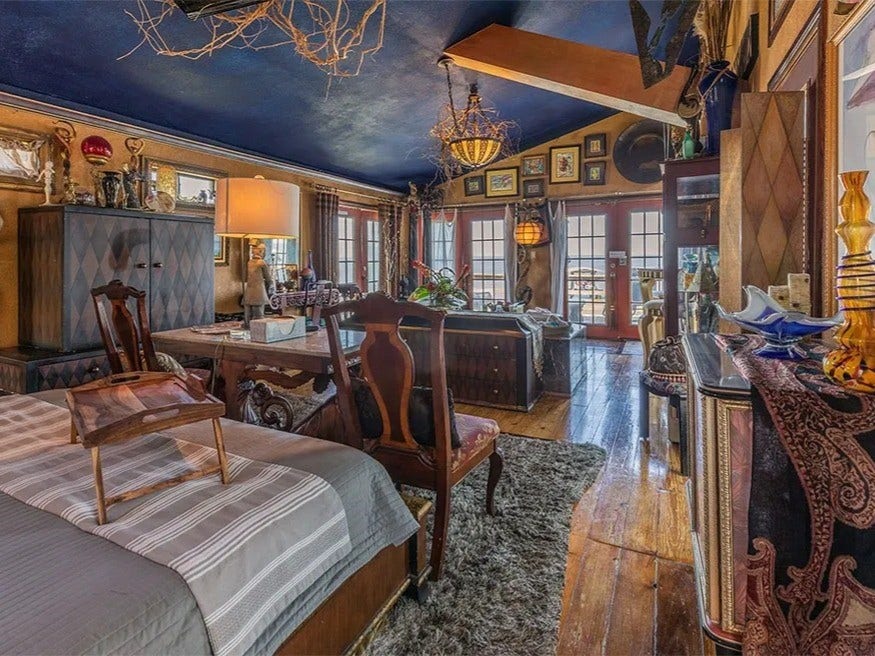 3709 Bayshore Drive, #1-12, Bacliff, TX 77518 Discover 'La View'a charming blend of rustic elegance and modern comfort. This inviting space features rich wood accents, stylish decor, and abundant natural light, creating a warm and sophisticated atmosphere perfect for relaxation and entertaining.