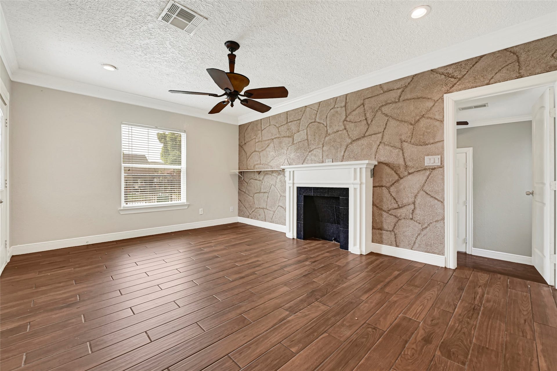7125 Gillen St, Houston, TX 77087 7125 Gillen St, Houston, TX 77087