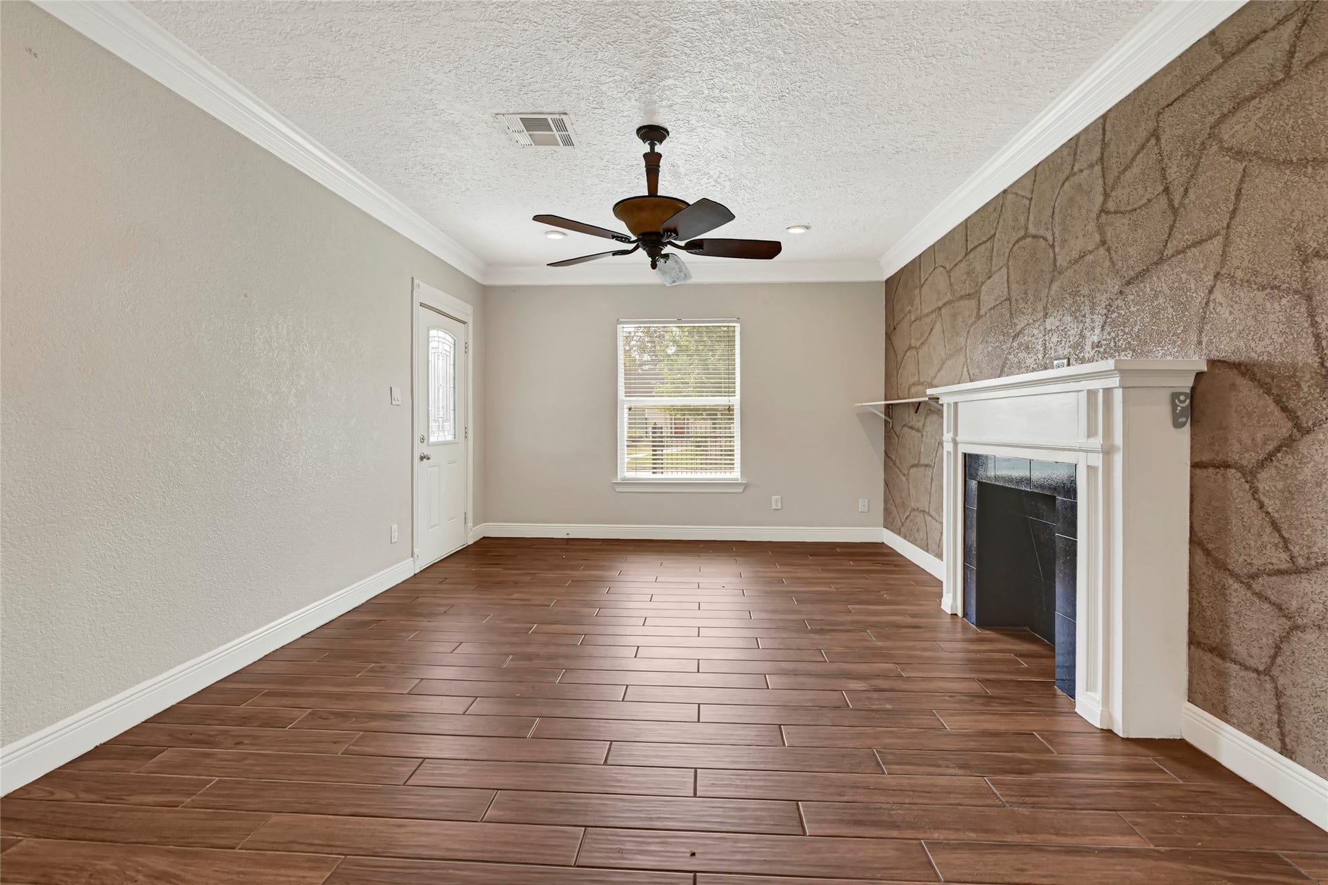 7125 Gillen St, Houston, TX 77087 7125 Gillen St, Houston, TX 77087