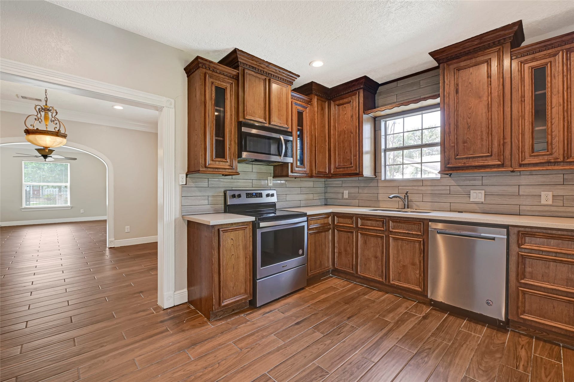 7125 Gillen St, Houston, TX 77087 7125 Gillen St, Houston, TX 77087