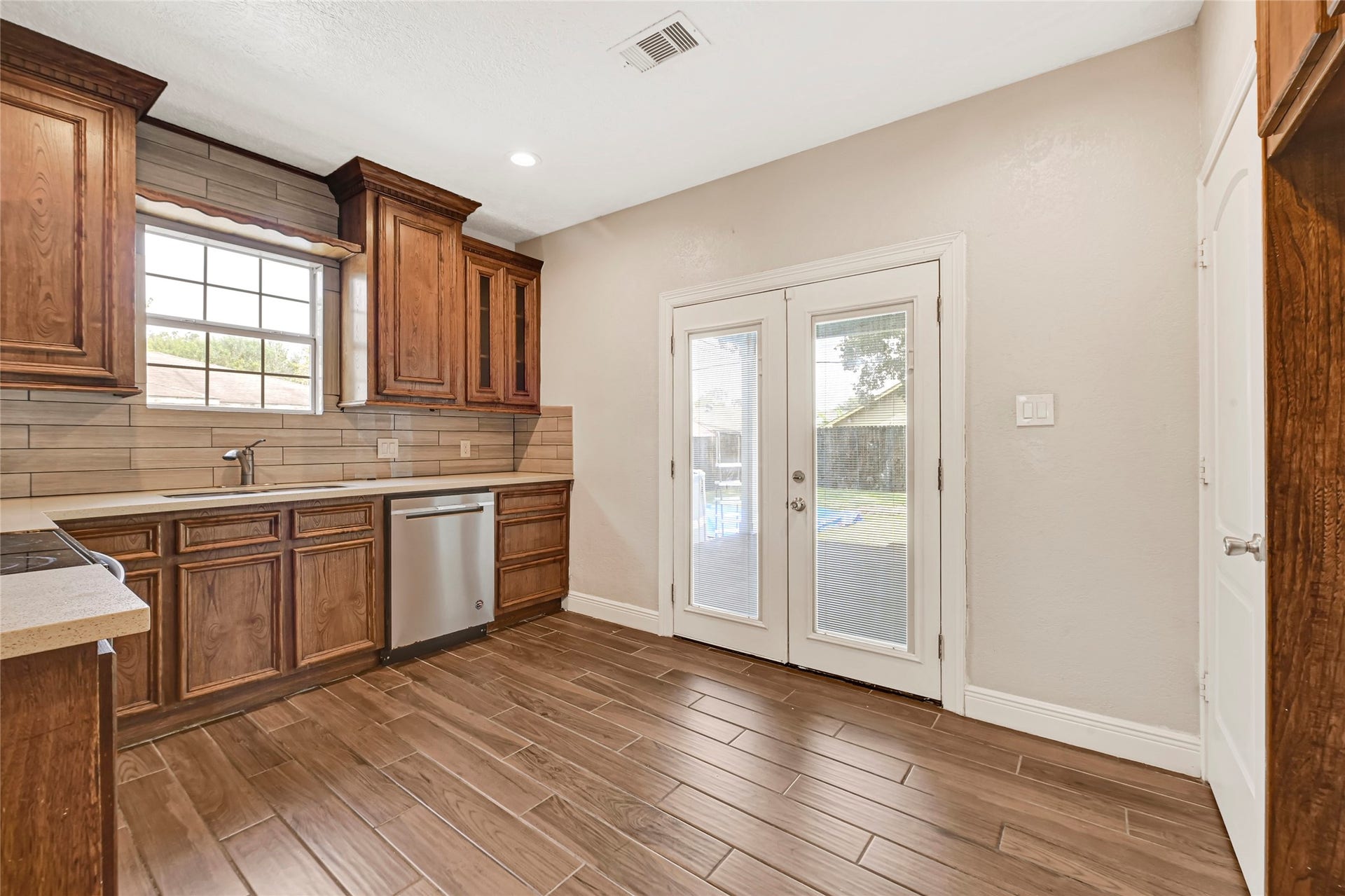 7125 Gillen St, Houston, TX 77087 7125 Gillen St, Houston, TX 77087
