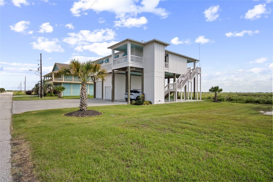 Property photo for 1180 Lagoon Drive, Crystal Beach, TX