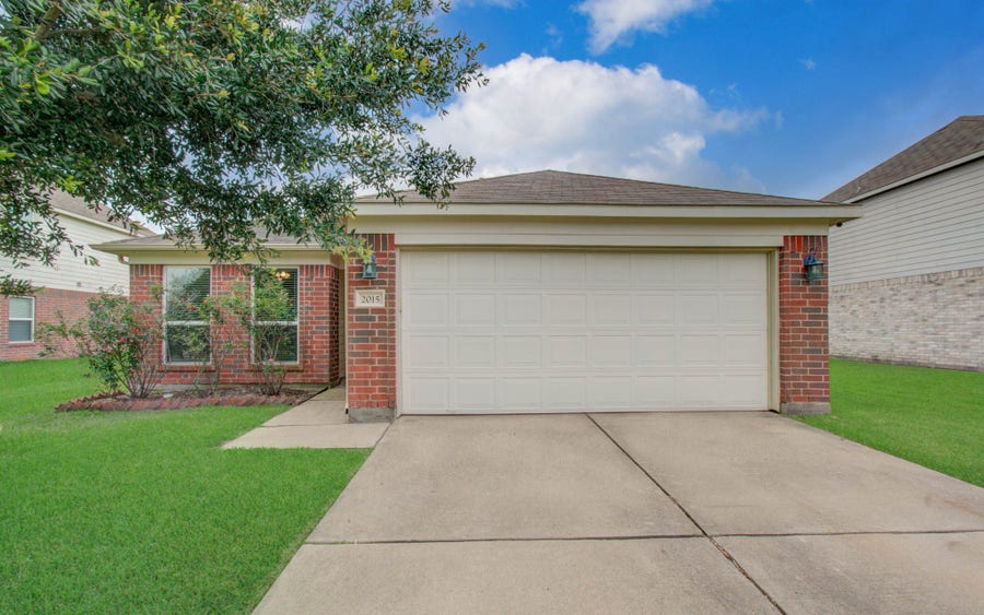 Property photo for 2015 Upland Plover Court, Rosenberg, TX
