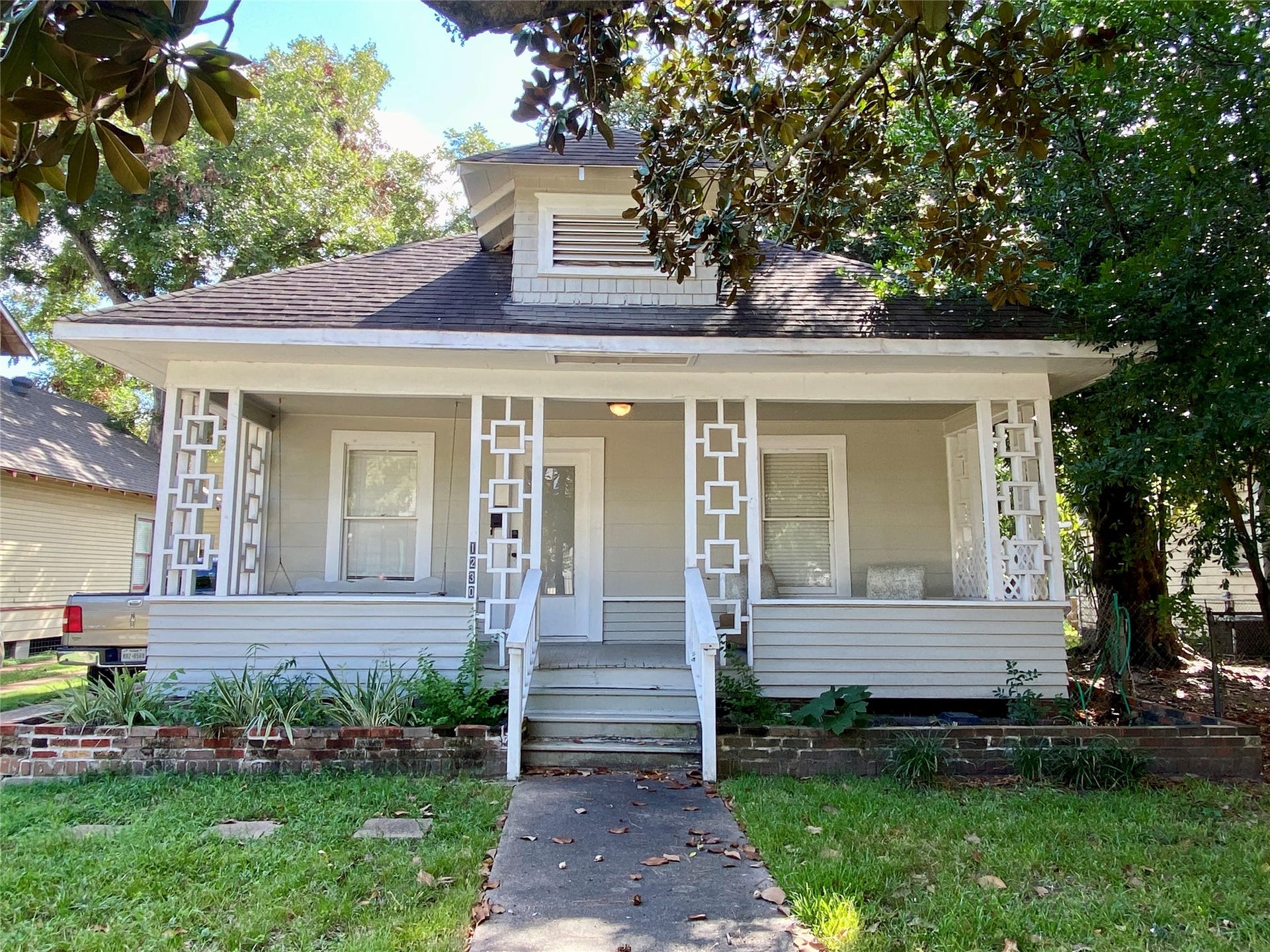 1230 Ashland Street, Houston, TX 77008 1230 Ashland Street, Houston, TX 77008