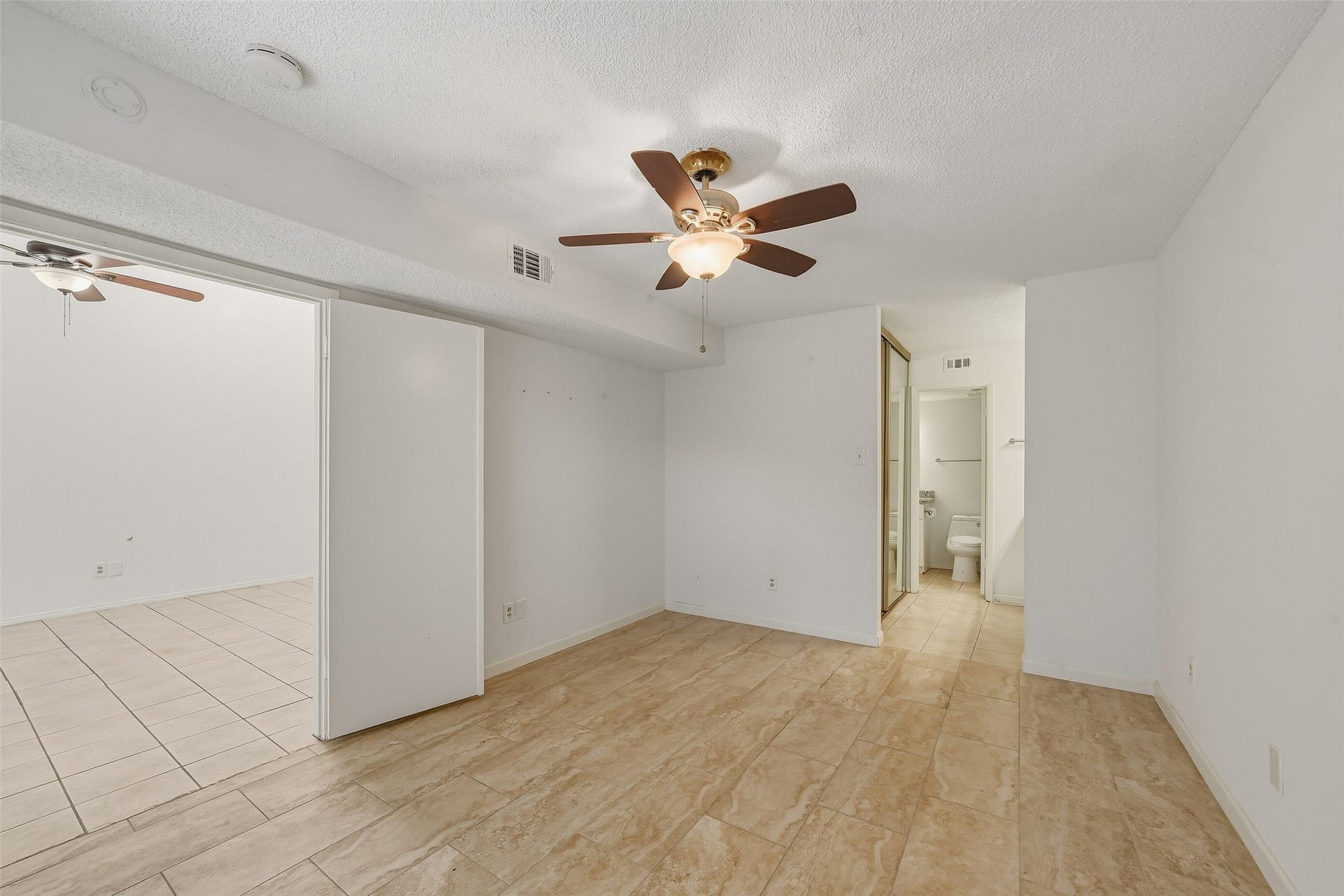 2611 Grants Lake Boulevard, #214, Sugar Land, TX 77479 Primary bedroom