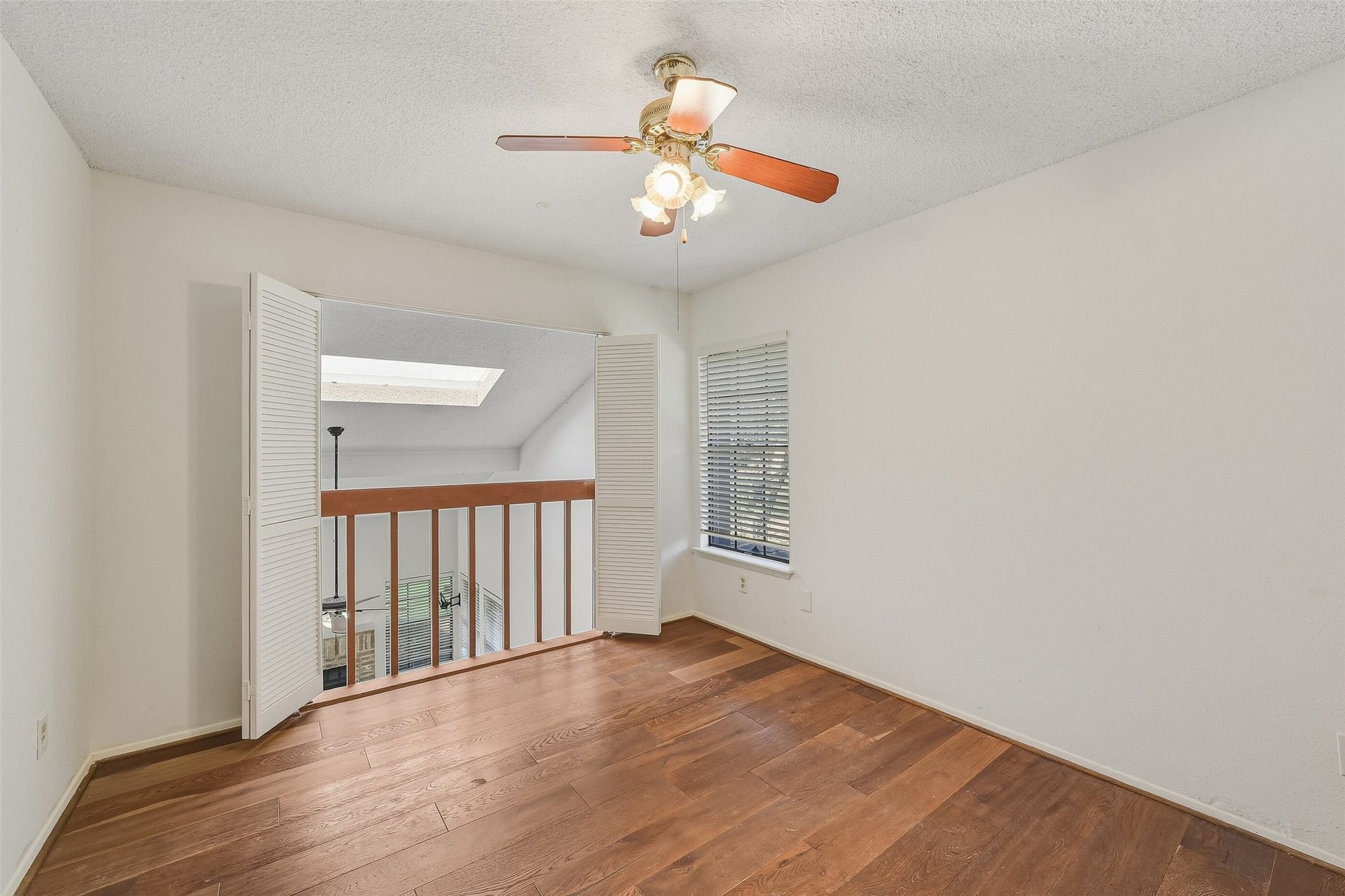 2611 Grants Lake Boulevard, #214, Sugar Land, TX 77479 Upstairs second bedroom