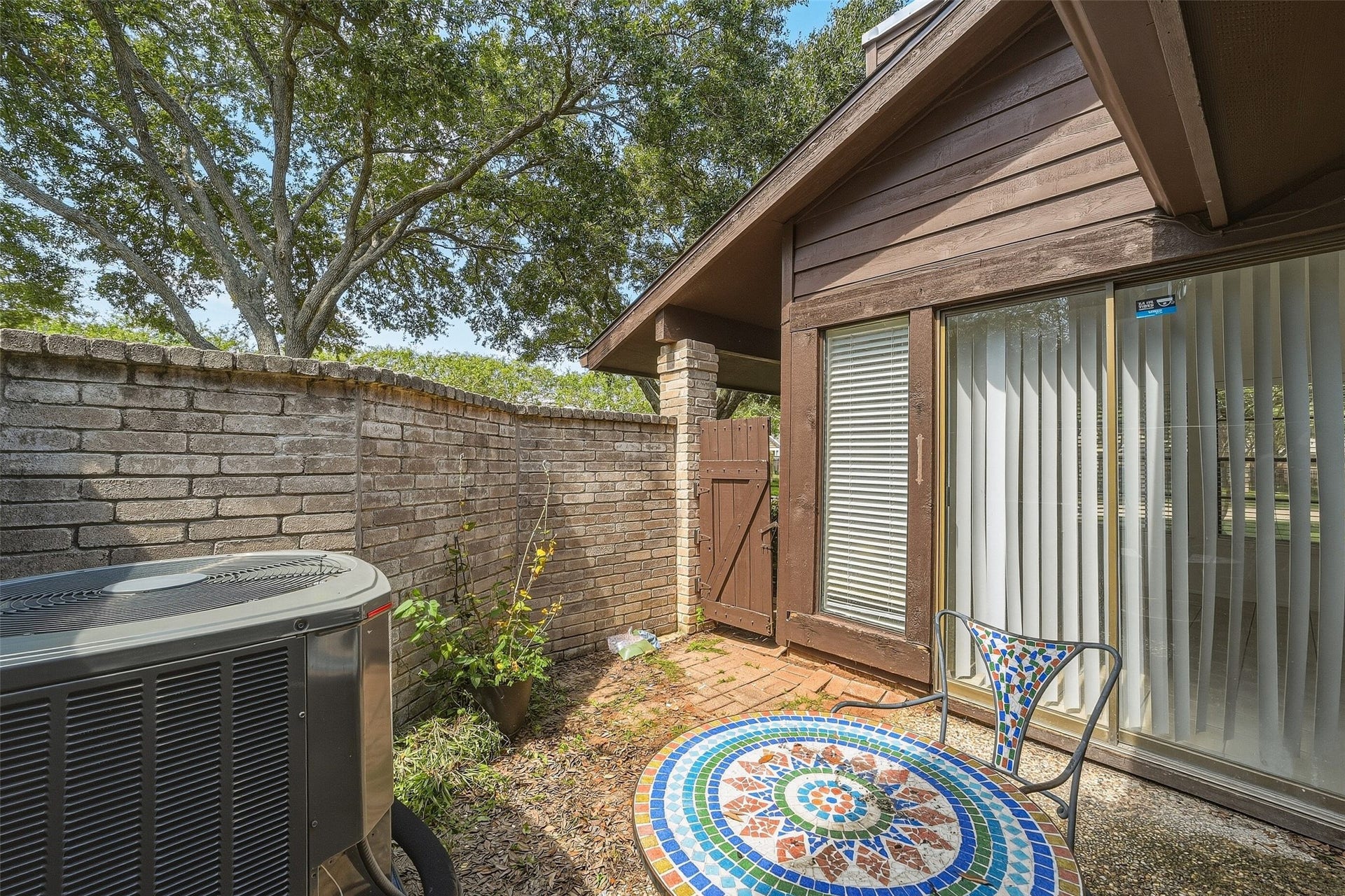 2611 Grants Lake Boulevard, #214, Sugar Land, TX 77479 Cozy patio space