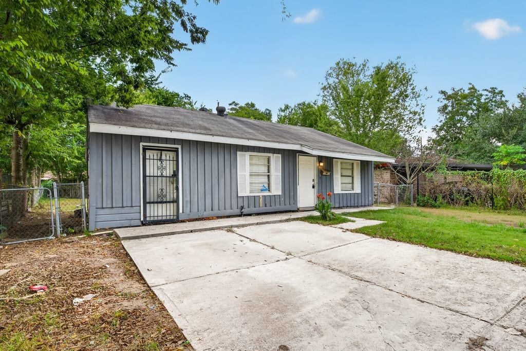 7319 Mountbatten Road, Houston, TX 77033