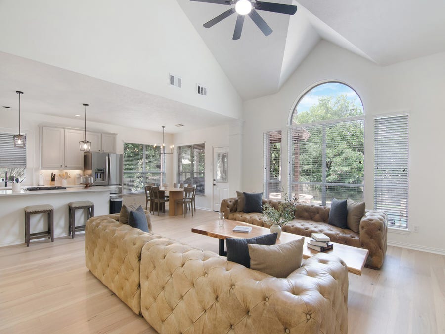 Property photo for 11 BARLOW CT, The Woodlands, TX