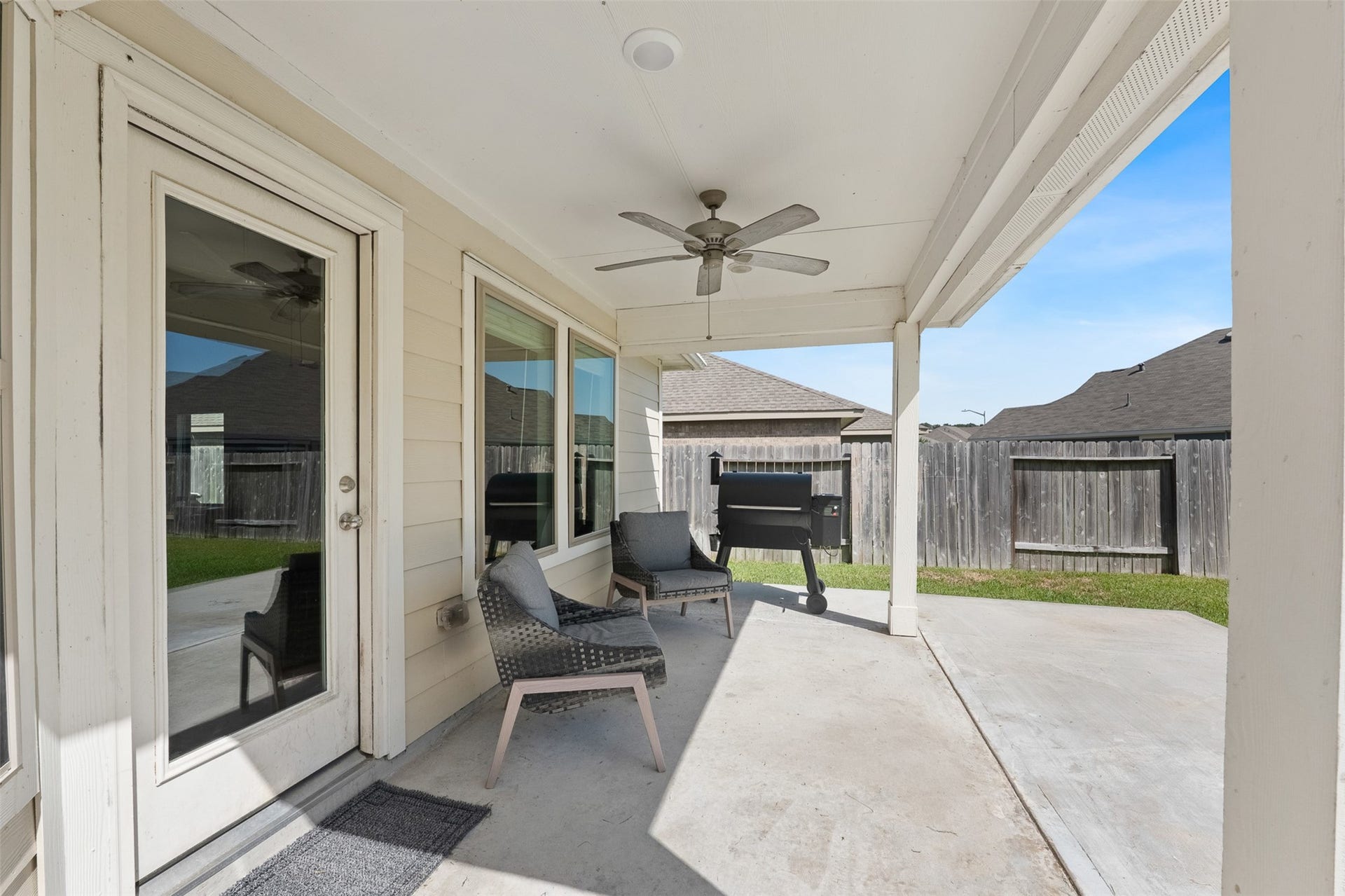 17707 Sapphire Pines Drive, New Caney, TX 77357 Backyard & extended patio