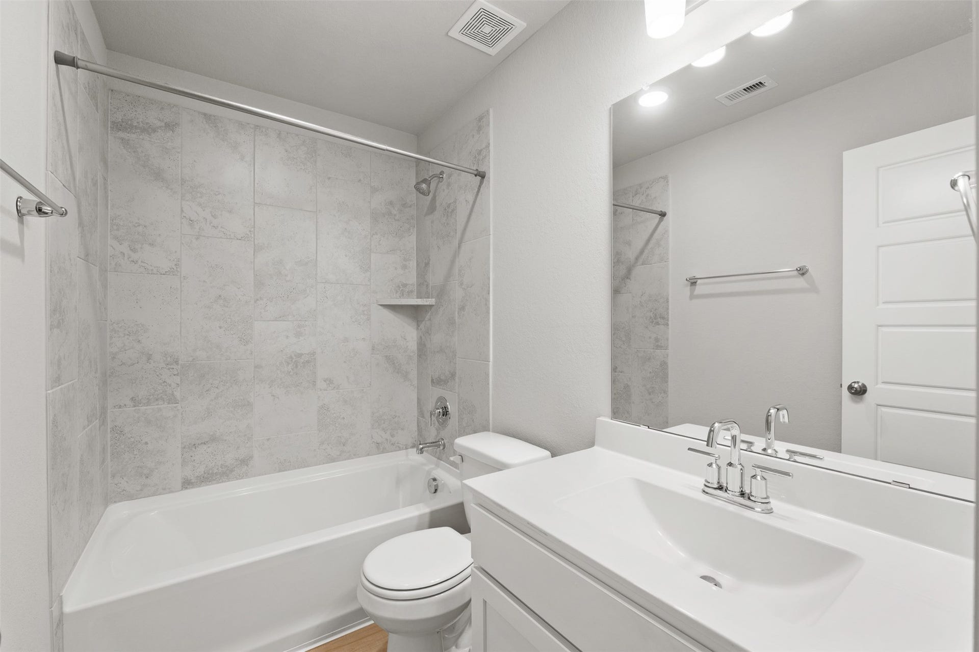 17707 Sapphire Pines Drive, New Caney, TX 77357 Guest bathroom