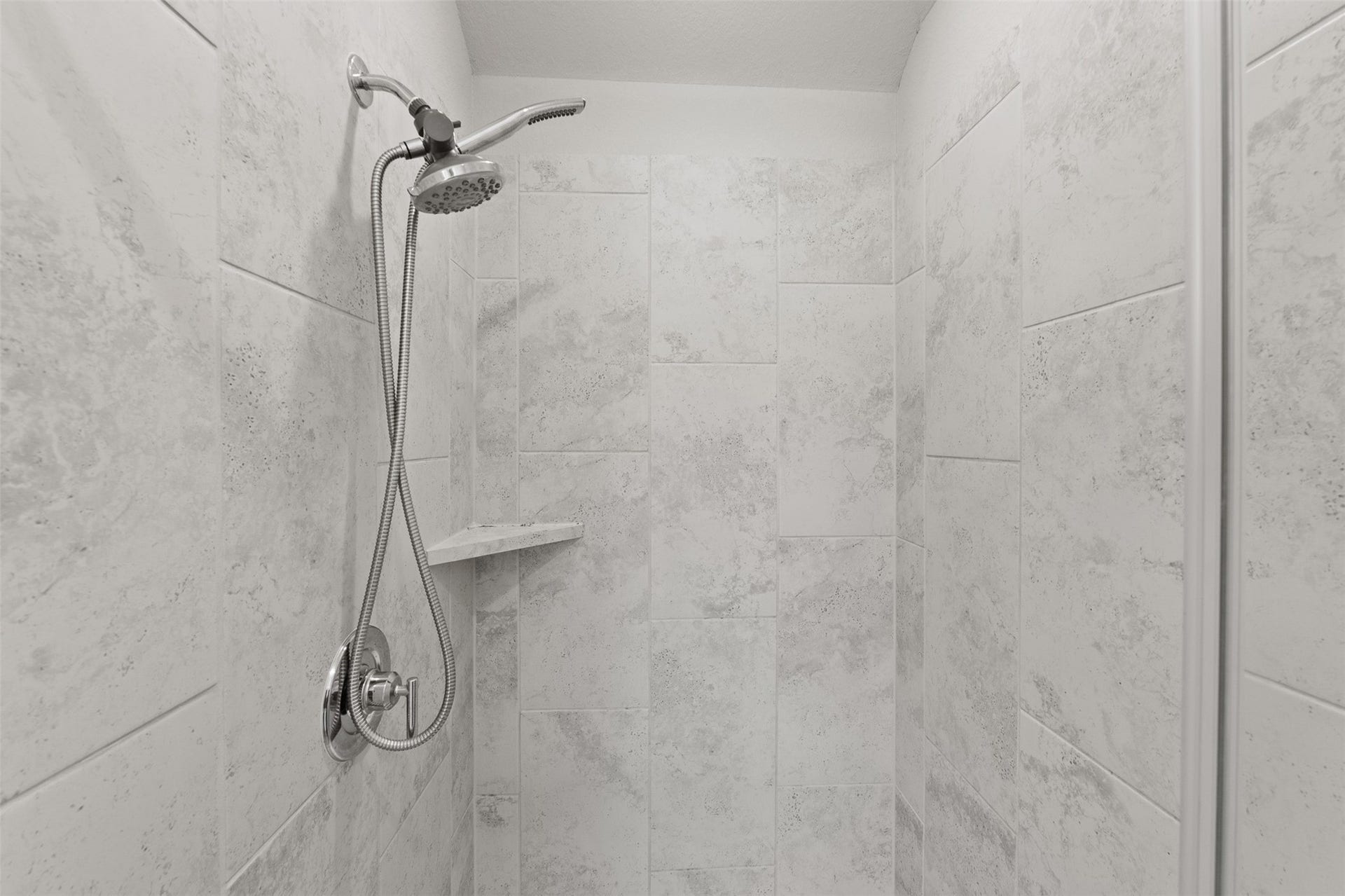 17707 Sapphire Pines Drive, New Caney, TX 77357 shower