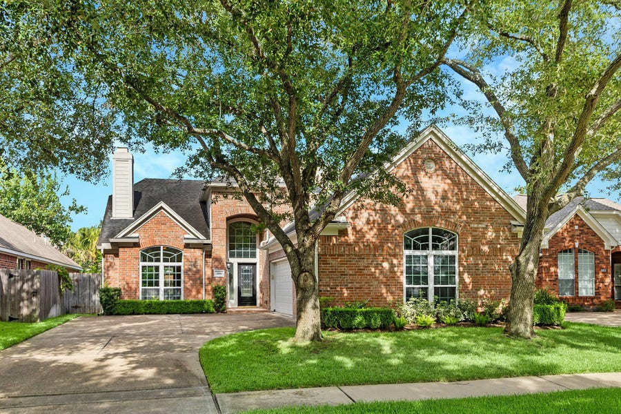 Property photo for 3319 Shadowfern Drive, Houston, TX
