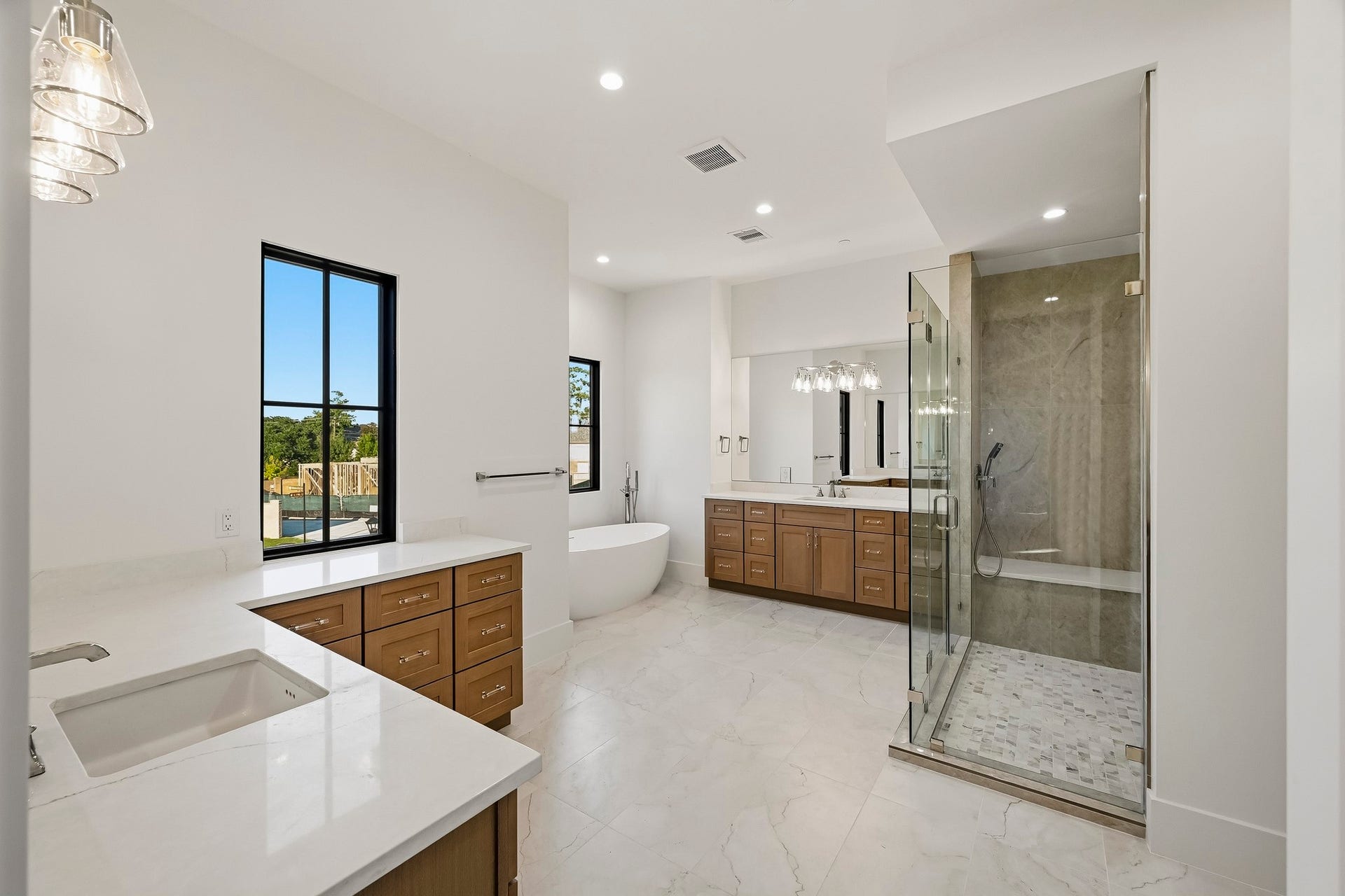 This master bath has it all!