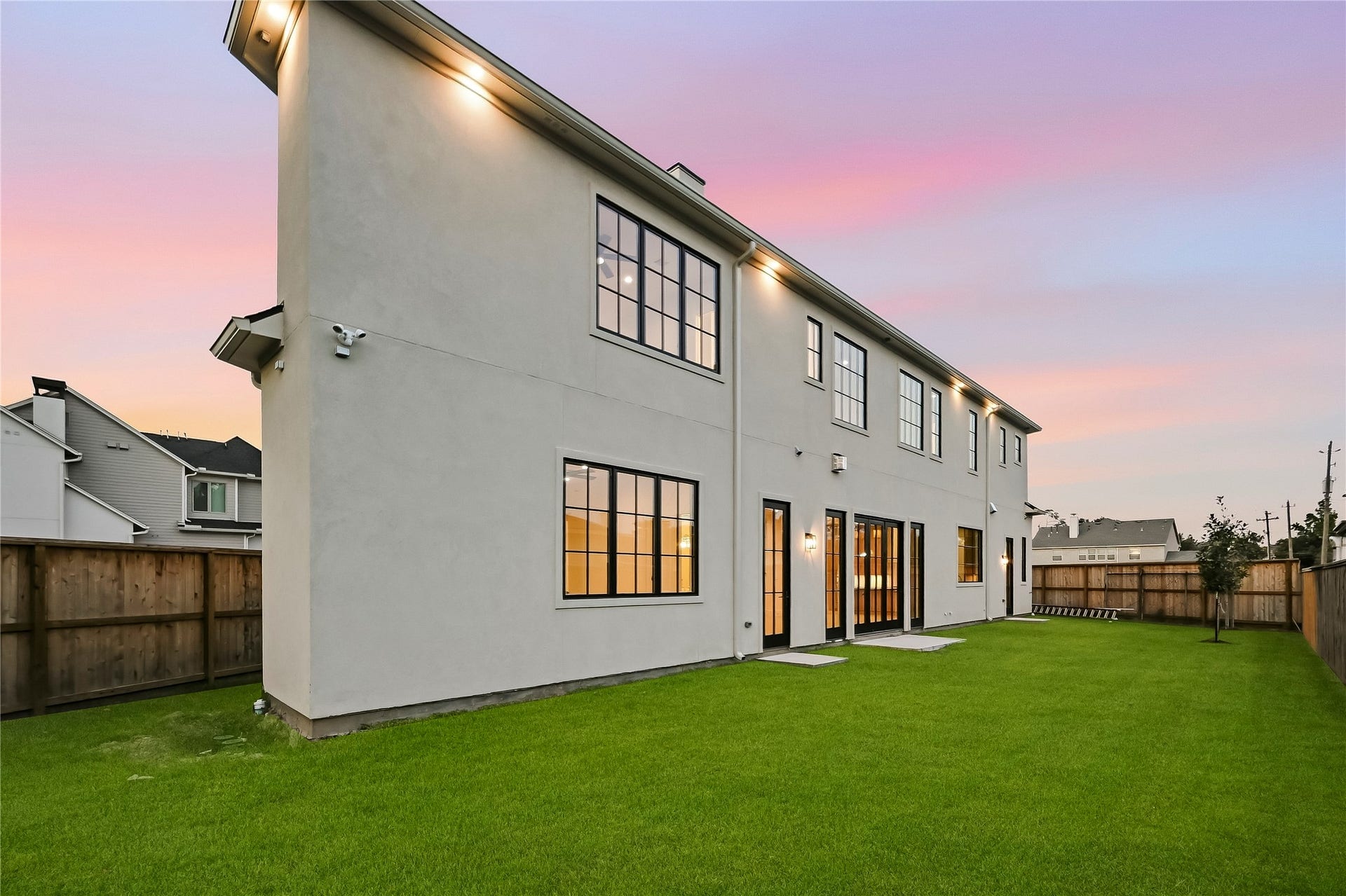 Huge amount of yard space!