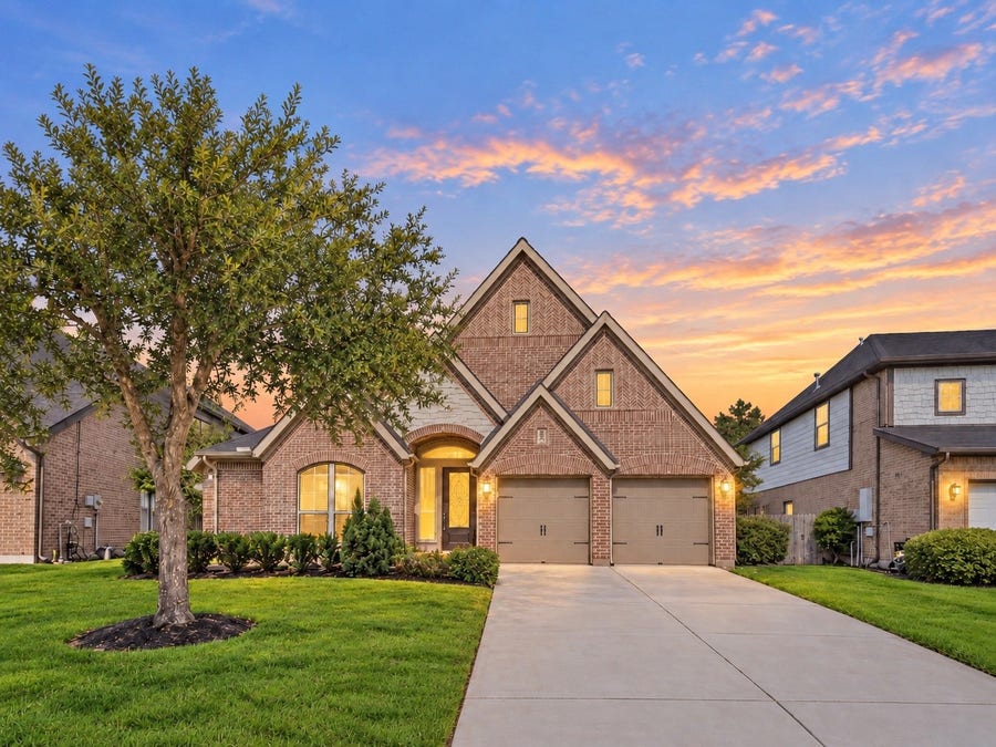 Property photo for 6727 Miller Shadow Lane, Sugar Land, TX