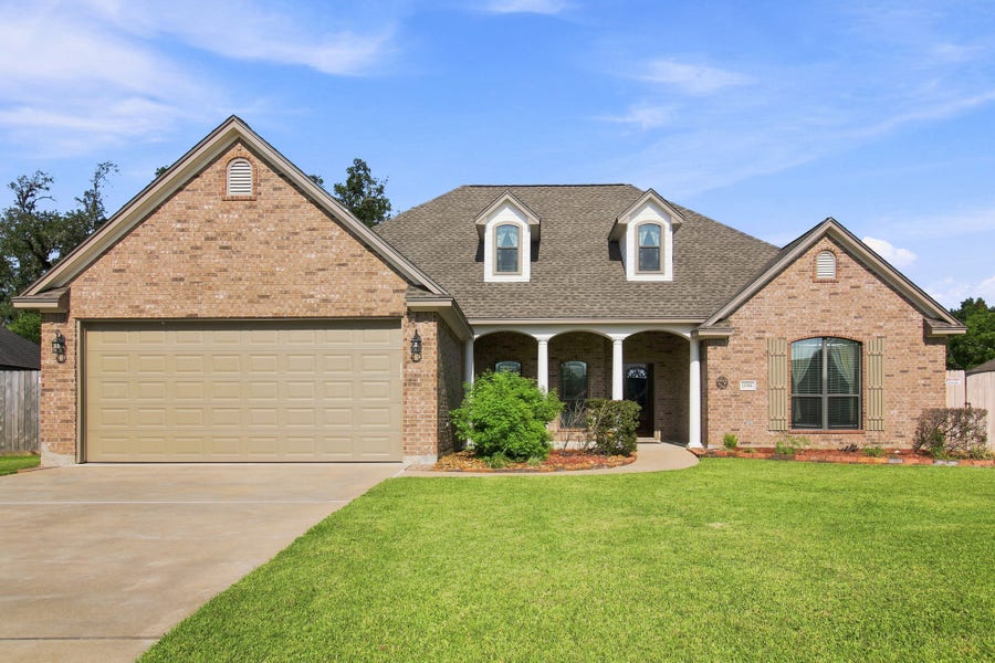 Property photo for 1046 Cardinal Drive, Richwood, TX