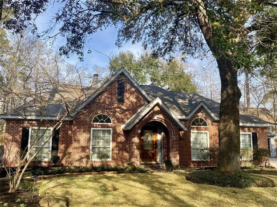 Property photo for 39 Silent Brook Place, The Woodlands, TX
