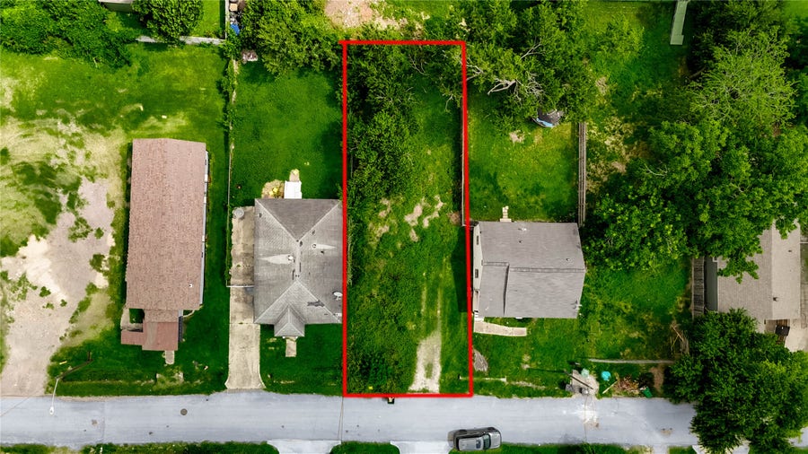Property photo for 1003 E 39th Street, Houston, TX