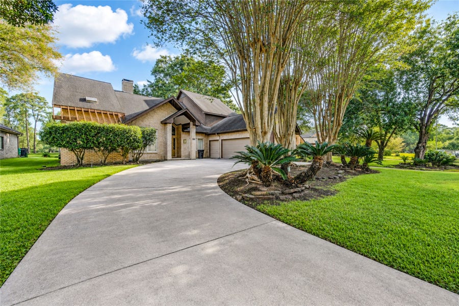 Property photo for 8015 Rebawood Drive, Humble, TX