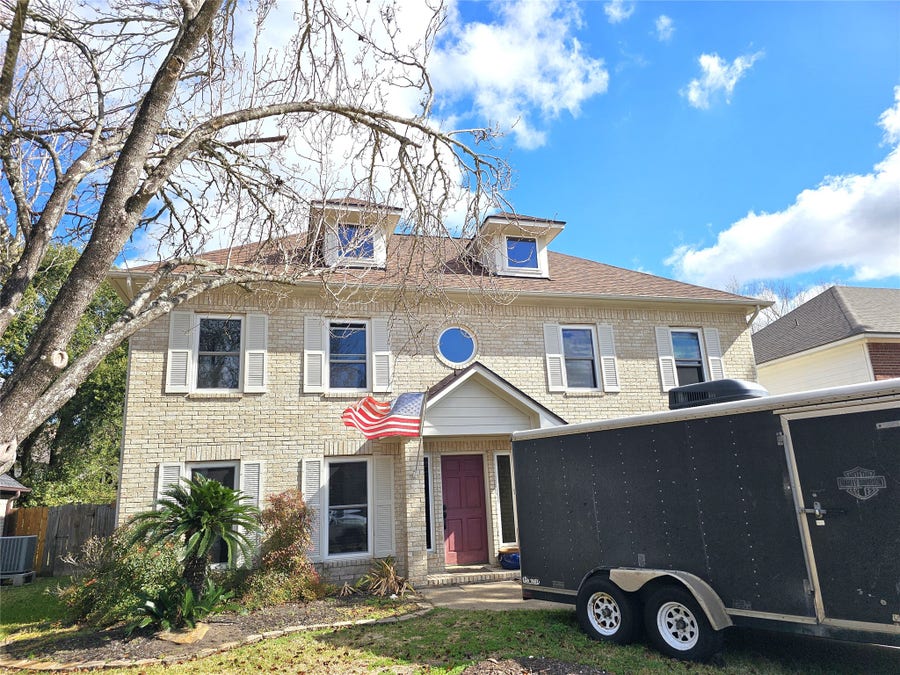 Property photo for 1021 Glenview Drive, Pearland, TX