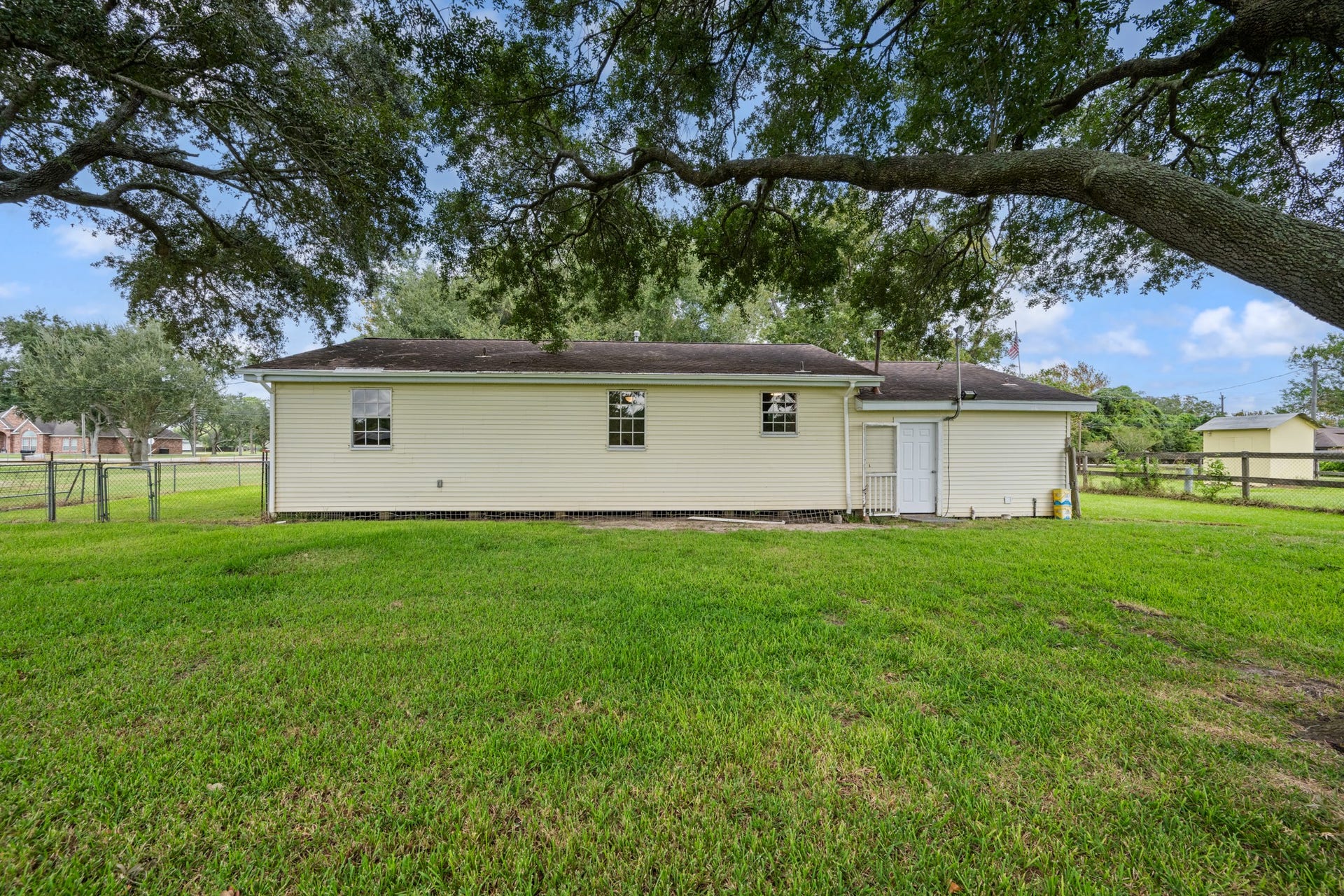 11325 32nd Street, Santa Fe, TX 77510 11325 32nd Street, Santa Fe, TX 77510