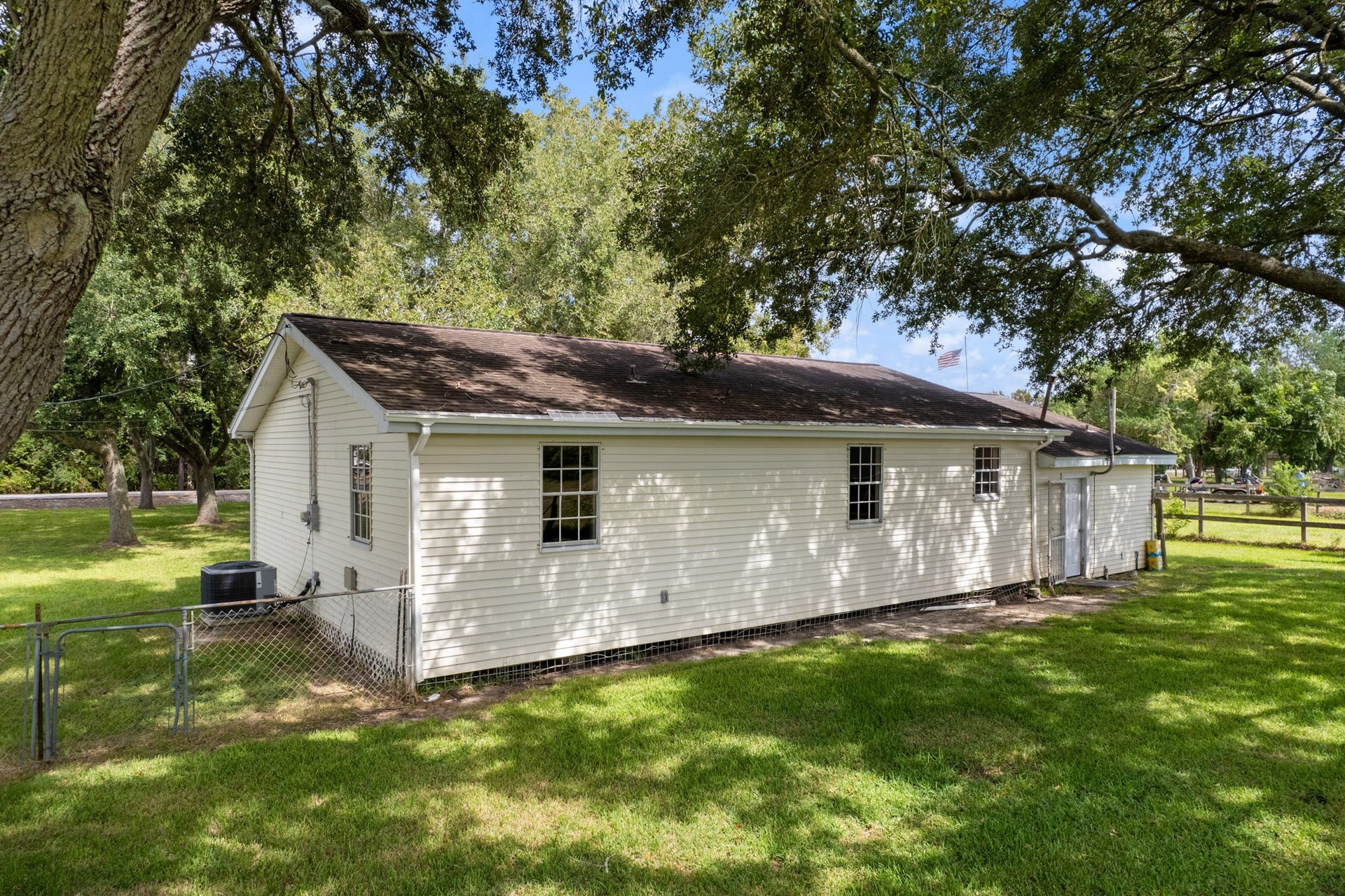 11325 32nd Street, Santa Fe, TX 77510 11325 32nd Street, Santa Fe, TX 77510