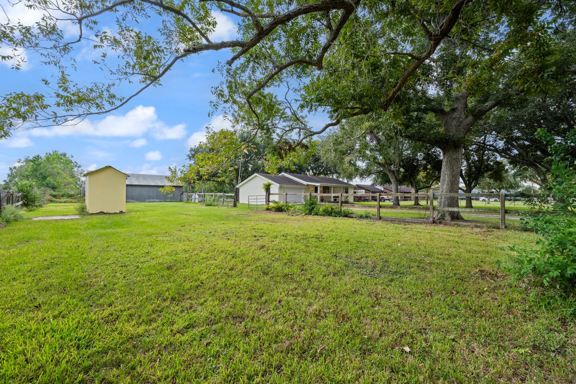 11325 32nd Street, Santa Fe, TX 77510 11325 32nd Street, Santa Fe, TX 77510