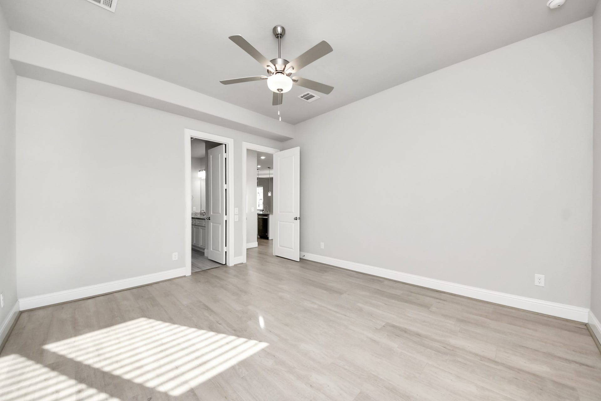 708 Lake Lacosta Drive, Katy, TX 77493