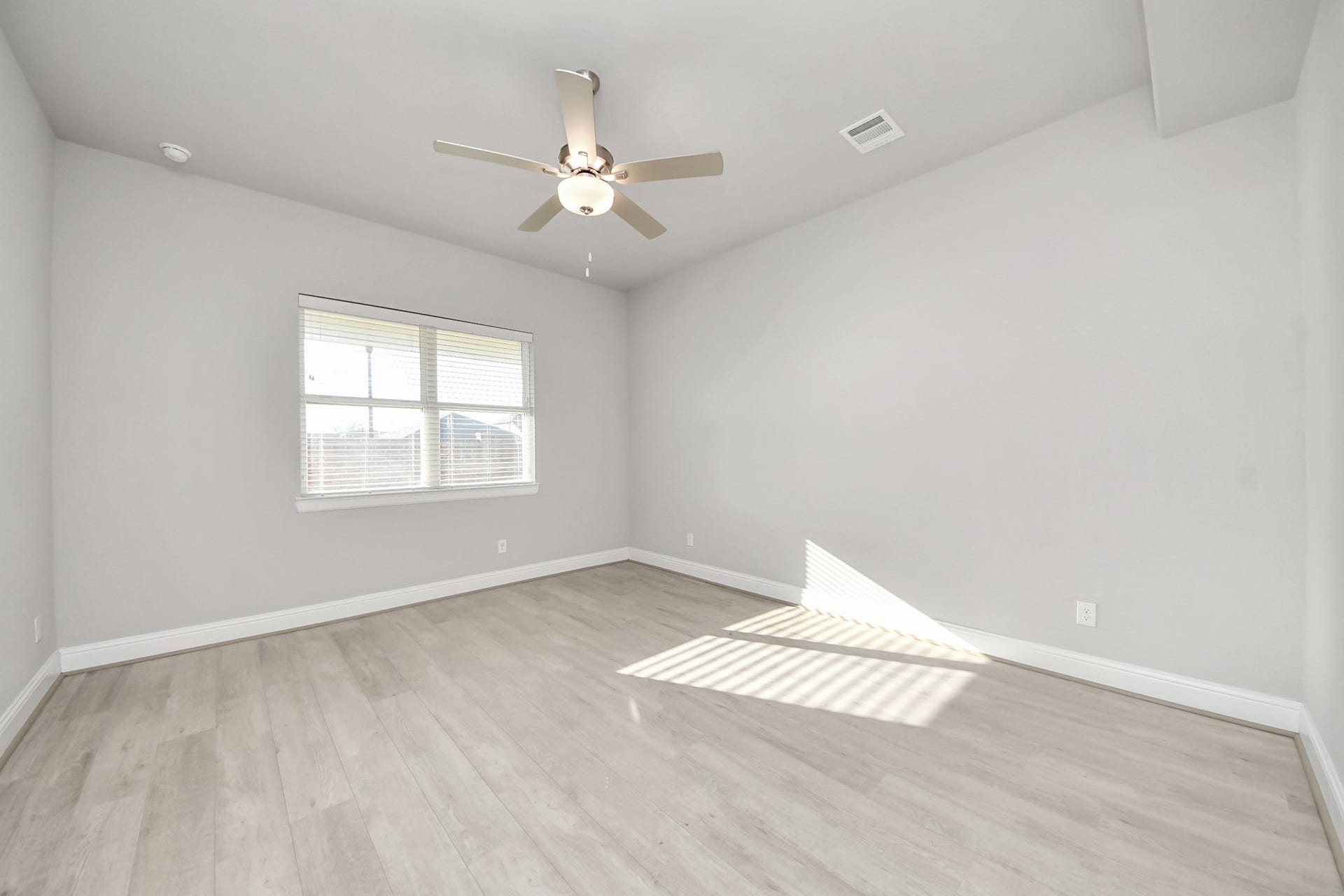 708 Lake Lacosta Drive, Katy, TX 77493