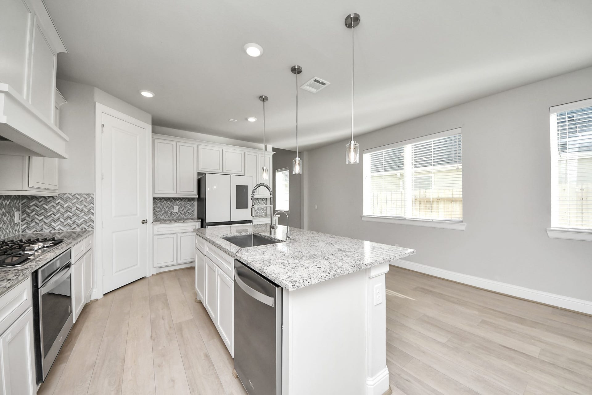 708 Lake Lacosta Drive, Katy, TX 77493