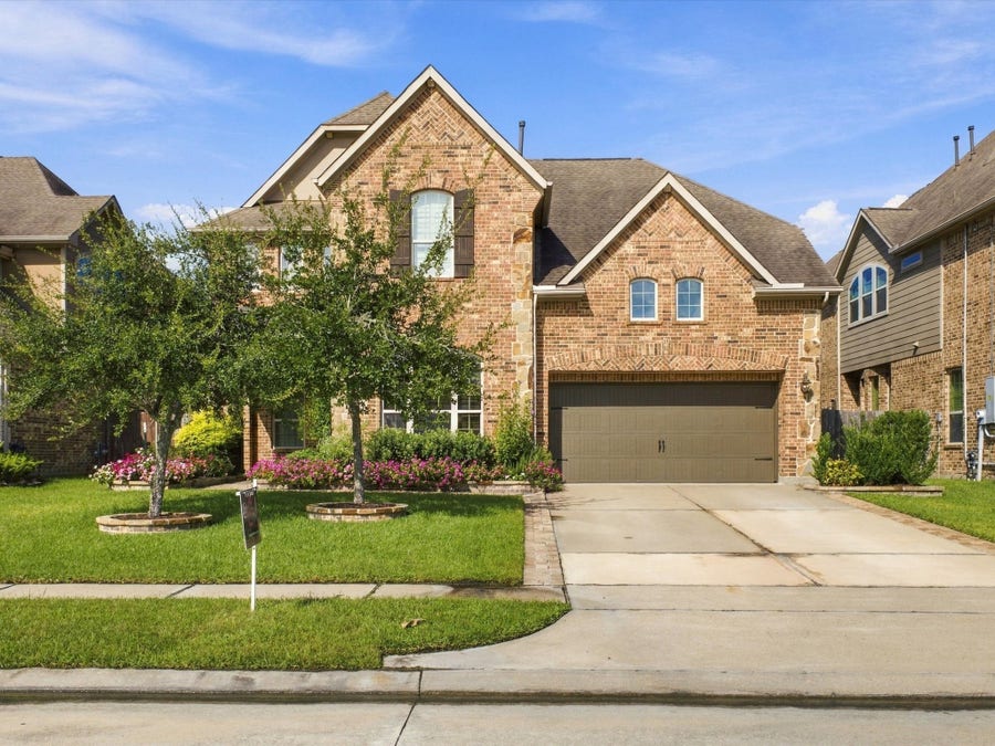 Property photo for 1628 Longwood Glen Lane, Friendswood, TX